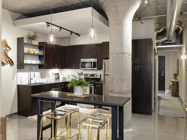 Interior Photo - Z_The Copham