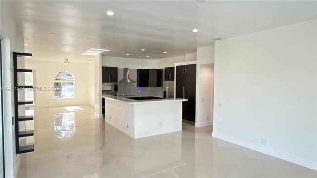 Building Photo - 3767 Oak Ridge Cir