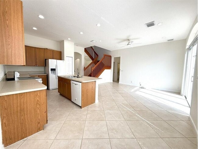 Building Photo - 1171 W Magnolia Cir
