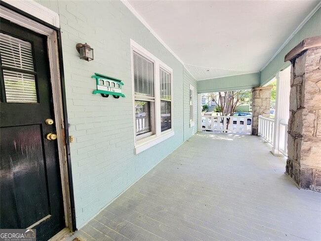 Building Photo - 976 Delaware Ave SE