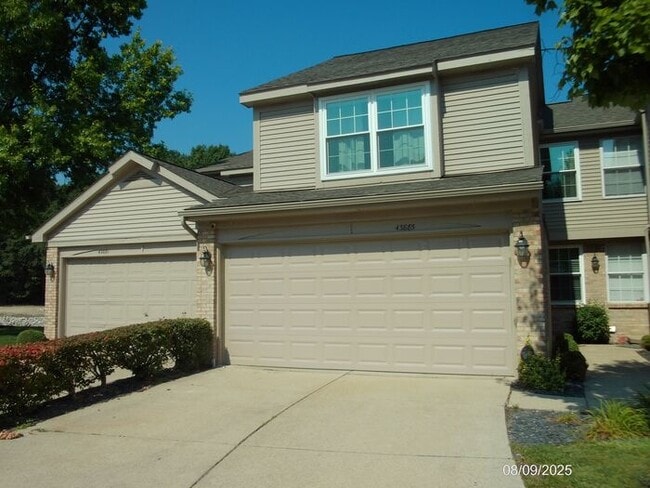 Building Photo - 43885 Stoney Ln
