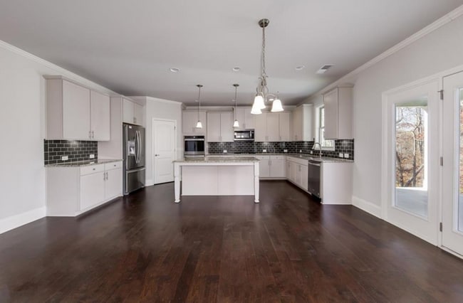 Building Photo - Executive Home in a True Lifestyle Community