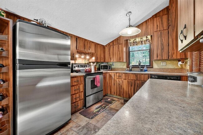 Building Photo - 1517 Manor Way