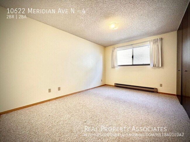 Building Photo - 10622 Meridian Ave N