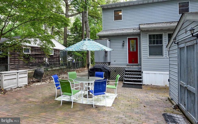 Building Photo - 33179 Woodland Ct S