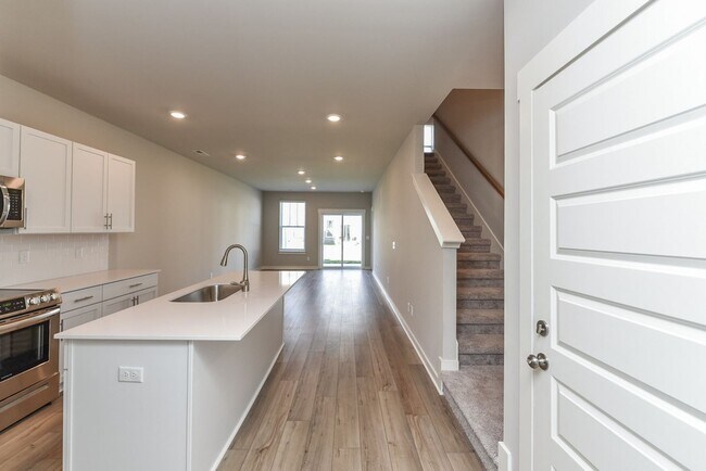 Building Photo - **2022-BUILT TOWNHOME WITH FABULOUS COMMUNITY AMENITIES**