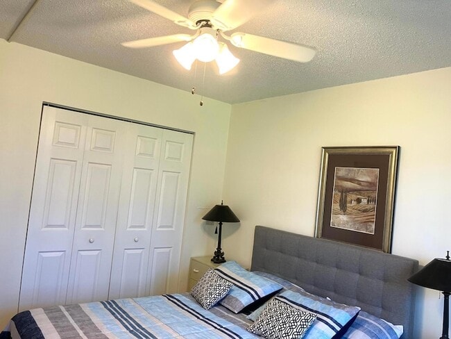 Building Photo - 283 Durham E