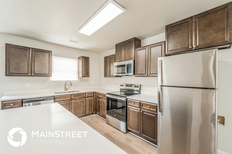 Building Photo - 975 Moonlite Dr