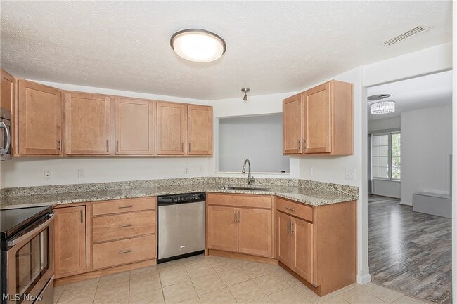 Building Photo - 26101 Village Ln