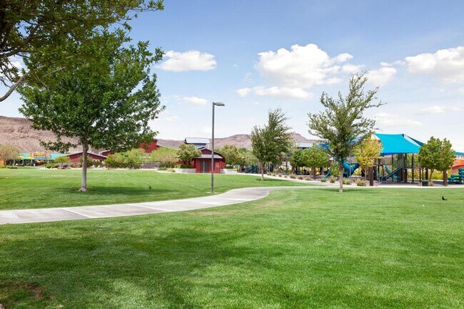 Building Photo - Remodeled Corner Lot with Mountain Views!