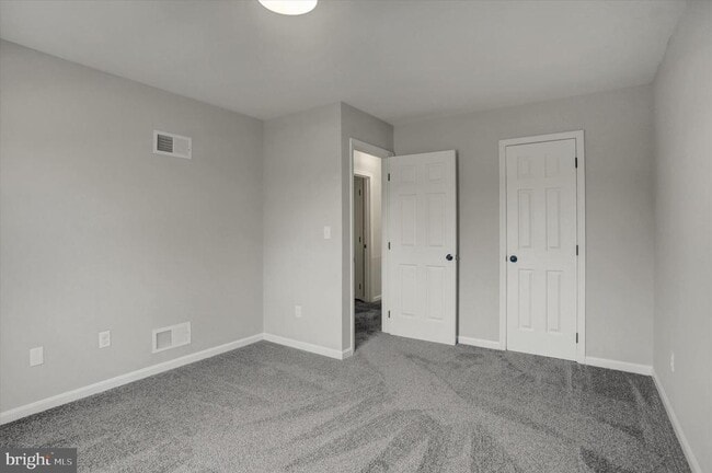 Building Photo - 2367 McCleary Dr