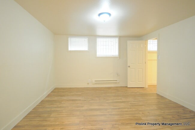 Building Photo - 5028 9th Ave NE