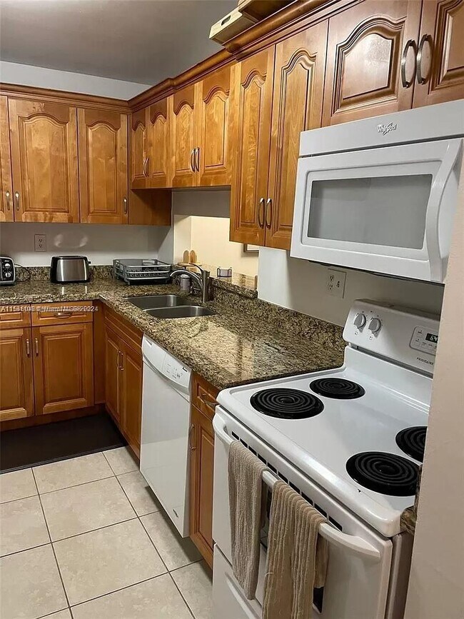 Building Photo - 8065 SW 107th Ave