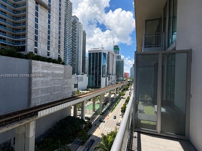 Building Photo - 690 SW 1st Ct