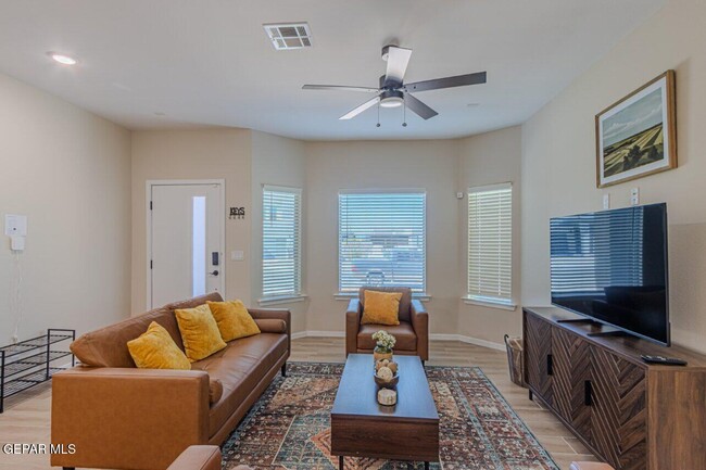 Building Photo - 360 Hector Porras Dr