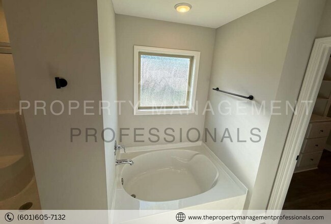 Building Photo - 563 Patrick Farms Dr