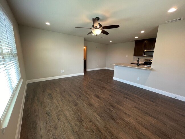 Building Photo - 8113-8115 Tanner