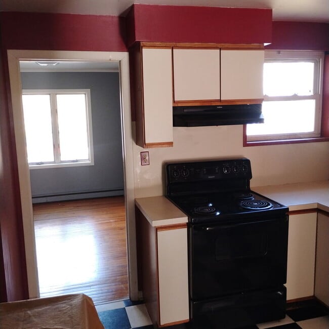 Building Photo - 13 Western Ave