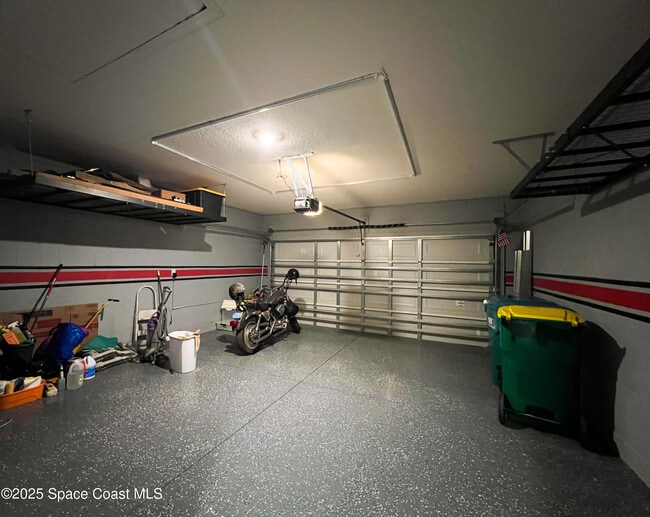 Building Photo - 590 Sorrento Dr