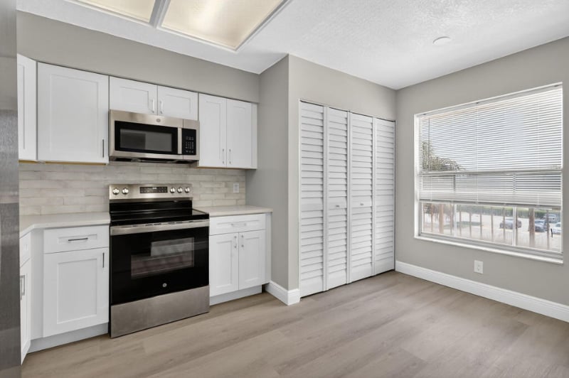 Building Photo - 14527 Bonaire Blvd