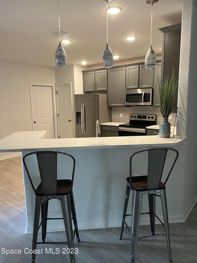 Building Photo - 754 Carlsbad Dr