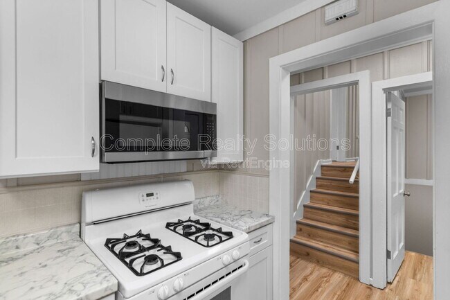 Building Photo - 1821 Korando Ave