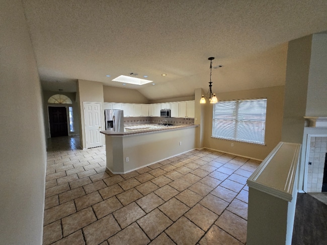 Building Photo - 2820 Golden Meadow Ave