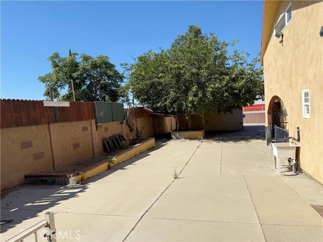 Building Photo - 13474 Hubbard St