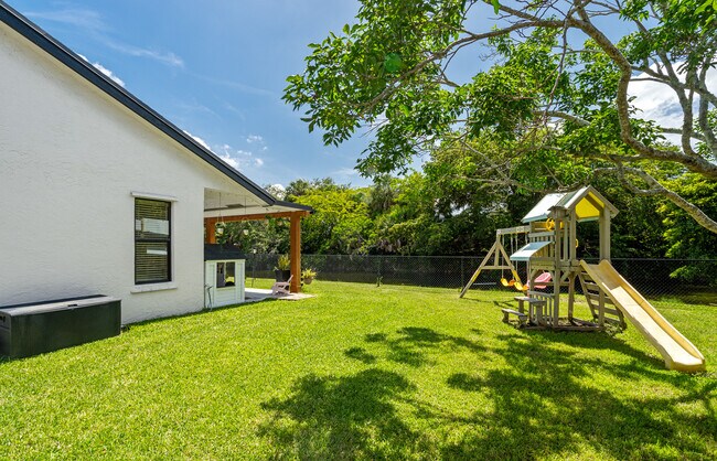 Building Photo - 2724 NW 124th Ave