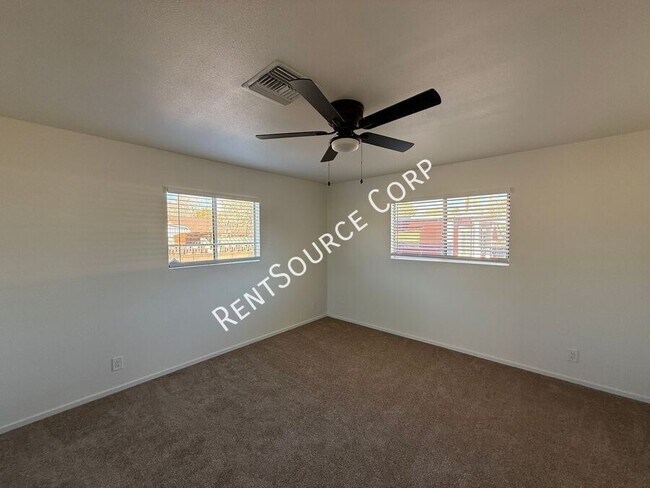 Building Photo - 4827 W Ave L 6