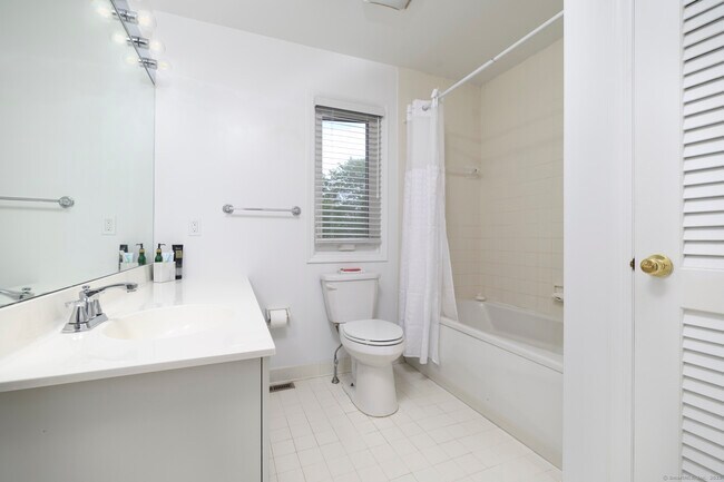 Building Photo - 39 Glenrock