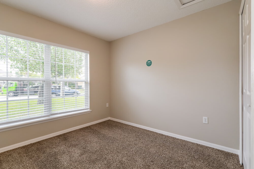 Building Photo - 2668 Lantana Lakes Dr W