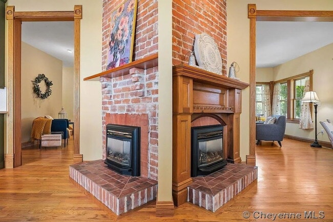 Building Photo - Charming Three Bedroom Home!