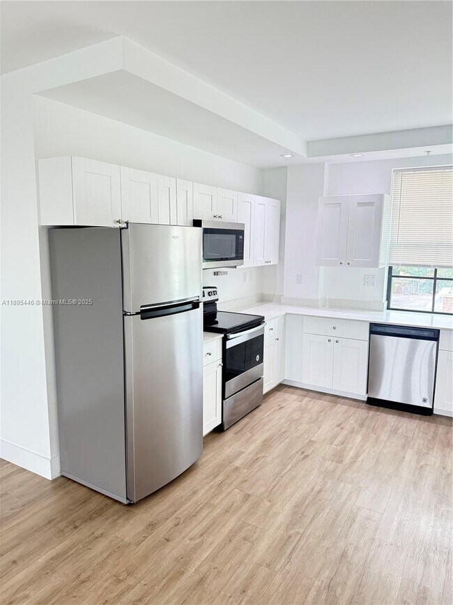 Building Photo - 4100 SW 64th Ave