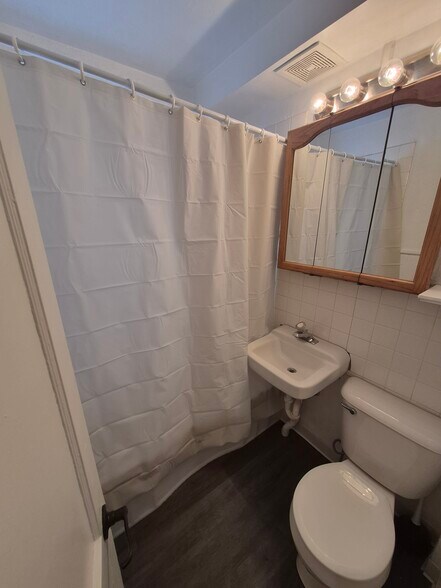 Bathroom - 307 15th St S