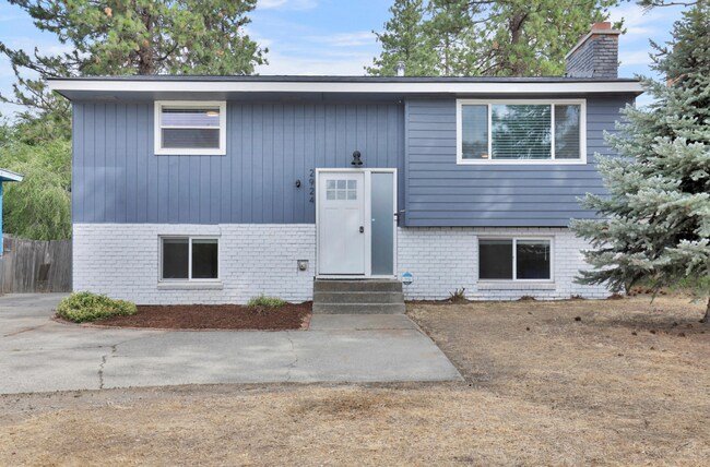 Building Photo - Charming Unfurnished Spokane Home with Large Shop in a Prime Northwest - Unfurnished