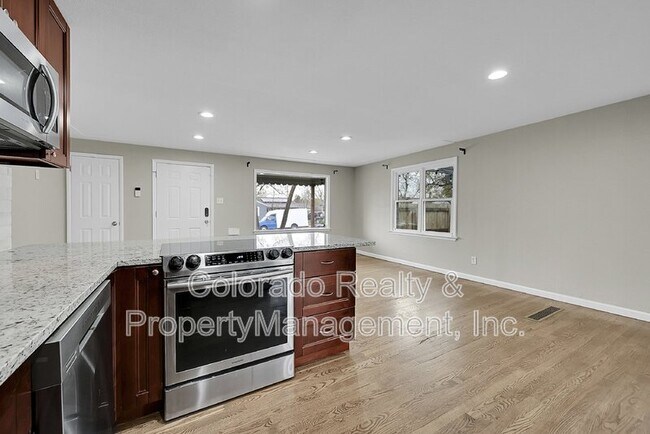 Building Photo - 2761 S Hazel Ct