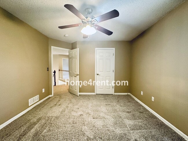 Building Photo - Beautifully Renovated Home in Olathe with a Finished Basement!