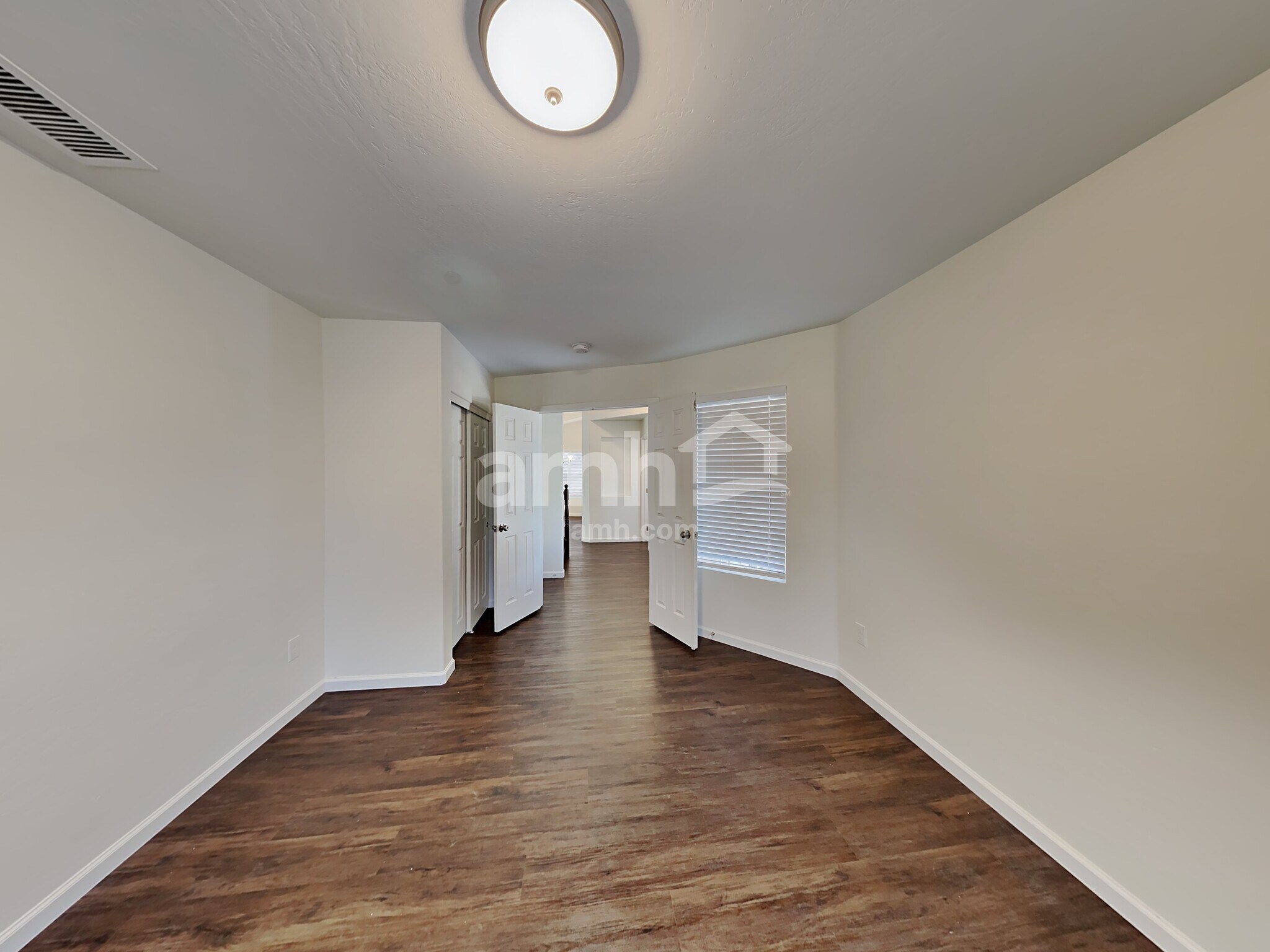 Building Photo - 7556 E Natal Ave