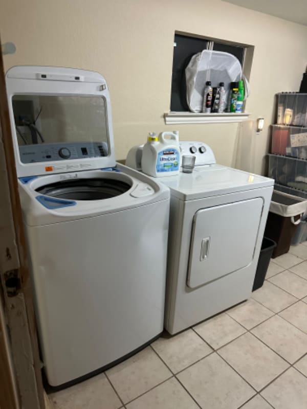 Building Photo - 1729 Chip-N-Dale Dr