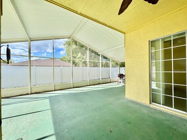 Building Photo - 22537 Roderick Dr