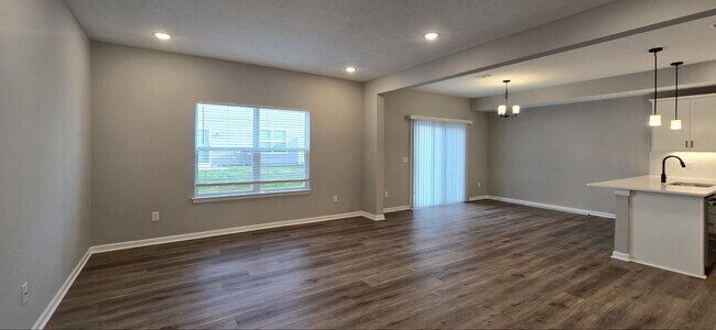 Building Photo - 1205 Ayla Ave