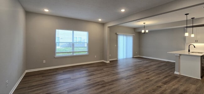 Building Photo - 1206 Ayla Ave