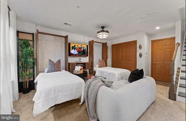 Building Photo - 101 Capital Ct