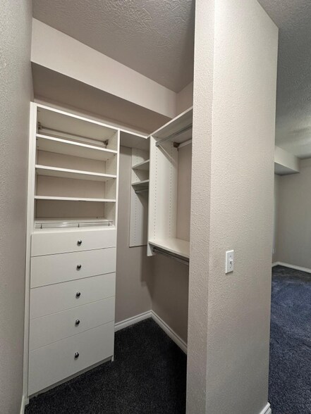 Building Photo - 22855 E Country Vista Dr