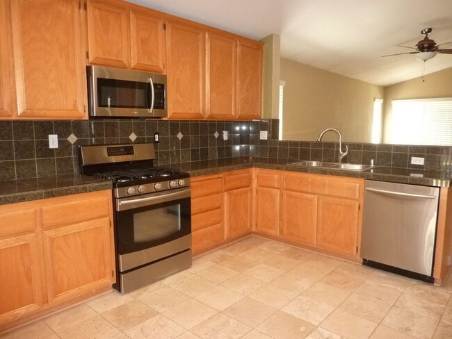 Building Photo - Spacious 4-Bedroom, 2-Bath Single-Story Ho...
