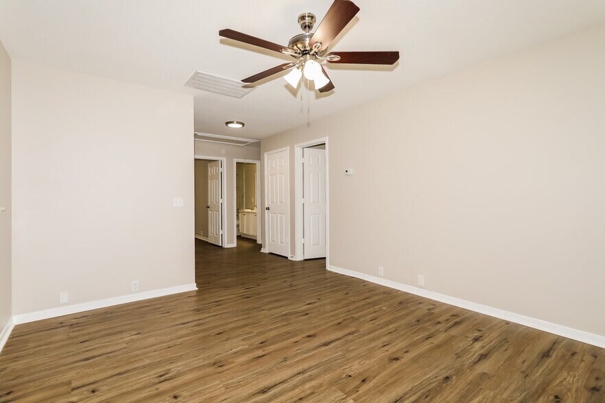 Building Photo - 11915 Sonora Springs Dr