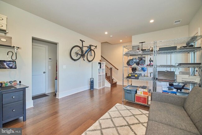 Building Photo - 20055 Old Line Terrace