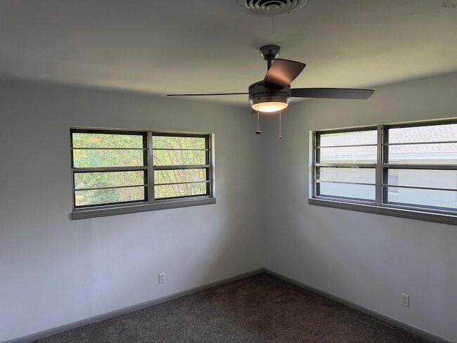 Building Photo - 1547 Singleton Ave