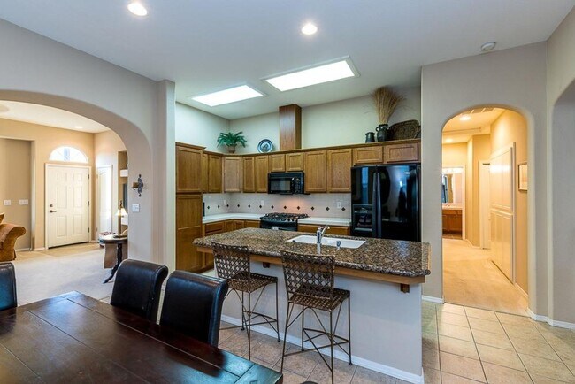 Building Photo - Updated North Clovis 3/2